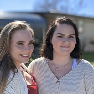 Meet your Posher, Rayna